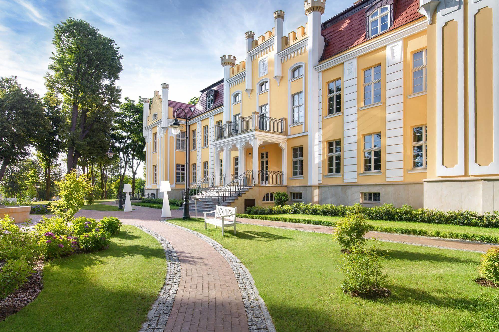 Relais & Chateaux Hotel Quadrille - Adults Only Gdynia Exterior photo